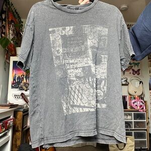 Forever 21 Gray Short Sleeve Tee with Graphic Design